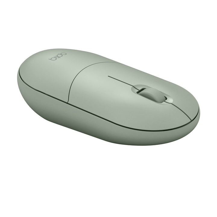 Draadloze groene muis, minimalistisch ovaal design, met breed soft scroll wheel, voor links en rechts handigen, schuin van voren gezien op witte achtergrond