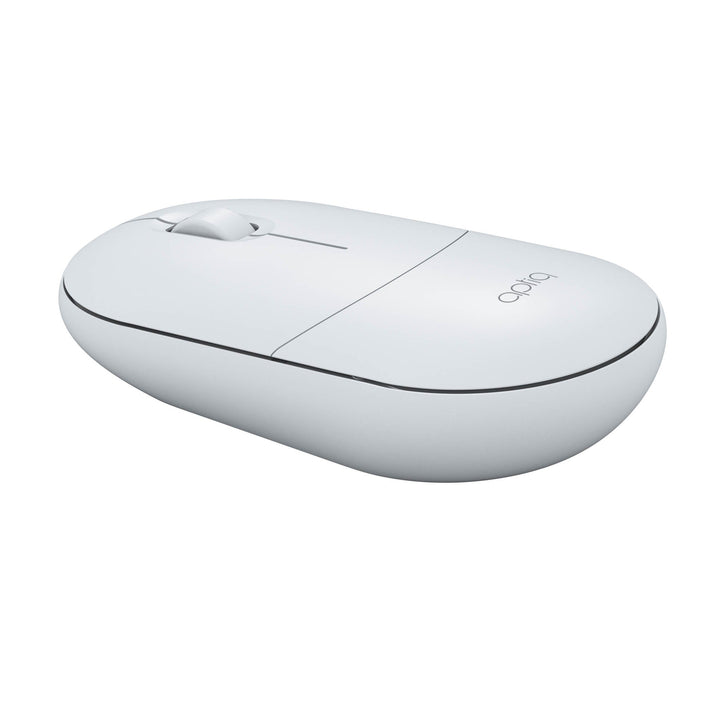 Draadloze witte muis, minimalistisch ovaal design, met breed soft scroll wheel, voor links en rechts handigen, schuin van opzij gezien op witte achtergrond