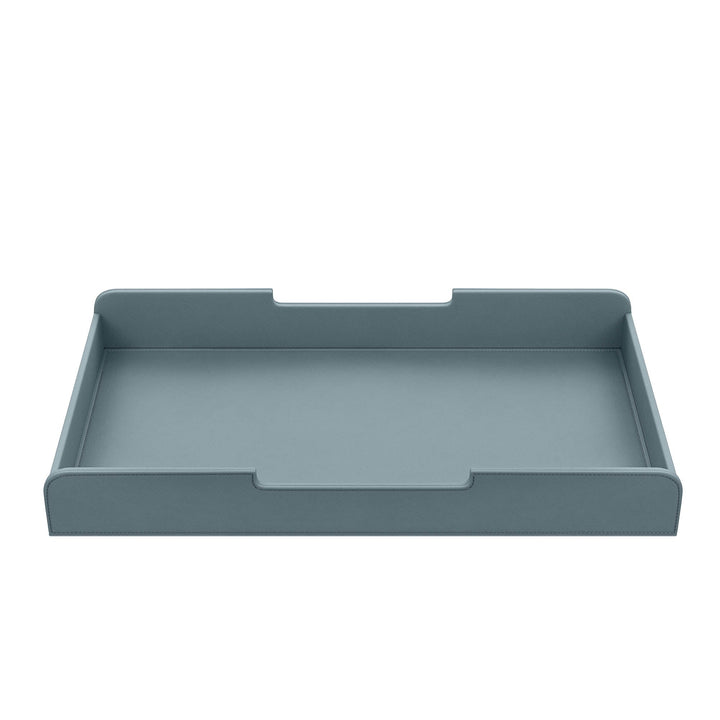 Luxe blauwe lade voor de Aptiq monitor standaard, leer look met afgeronde hoeken en uitsparingen voor kabels, aanzicht van voren op witte achtergrond