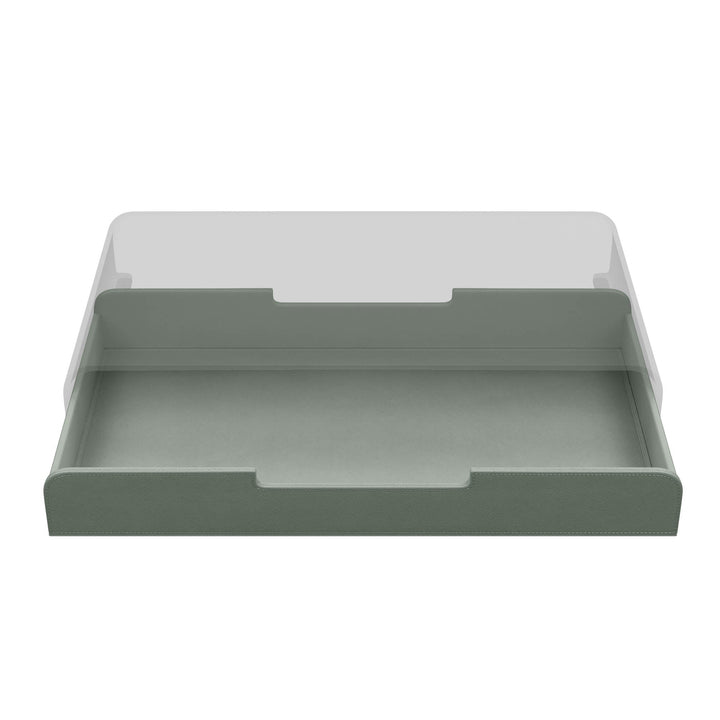 Luxe groene lade voor de Aptiq monitor standaard, leer look met afgeronde hoeken en uitsparingen voor kabels, aanzicht van voren en half uitgeschoven op witte achtergrond