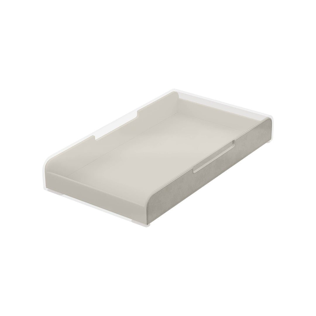 Luxe stone lade voor de Aptiq monitor standaard, leer look met afgeronde hoeken en uitsparingen voor kabels, aanzicht schuin van opzij en ingeschoven op witte achtergrond
