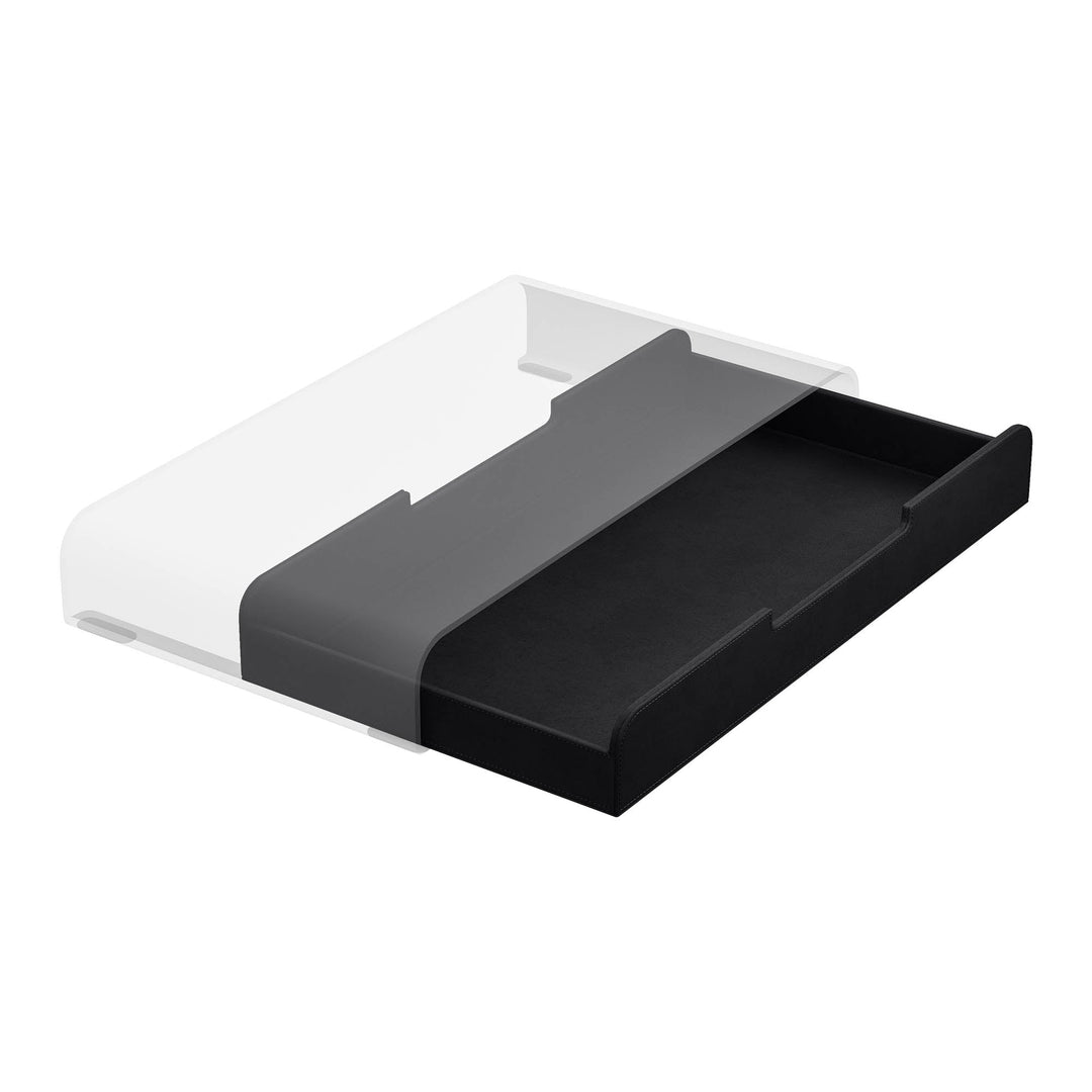 Luxe zwarte lade voor de Aptiq monitor standaard, leer look met afgeronde hoeken en uitsparingen voor kabels, schuin van opzij gezien en half uitgeschoven op witte achtergrond