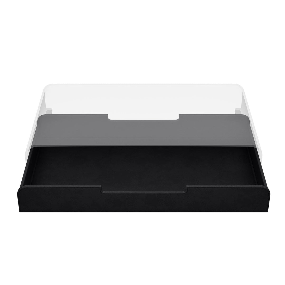 Luxe zwarte lade voor de Aptiq monitor standaard, leer look met afgeronde hoeken en uitsparingen voor kabels, aanzicht van voren en half uitgeschoven op witte achtergrond