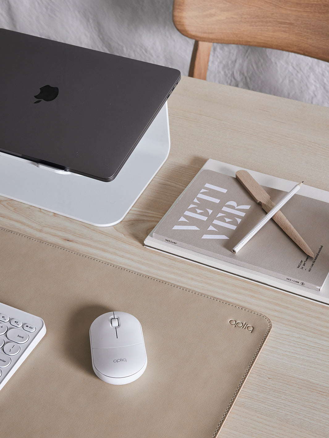Werkplek accessoires in stijlvol wit tinten
