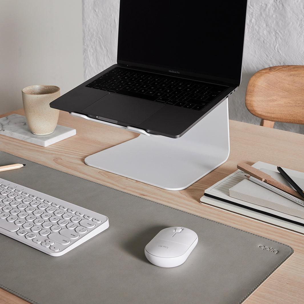 Complete desk set in off white